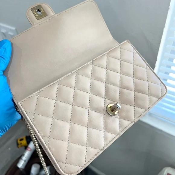 Chanel CC Flap Crossbody Bag - Picture 5 of 11